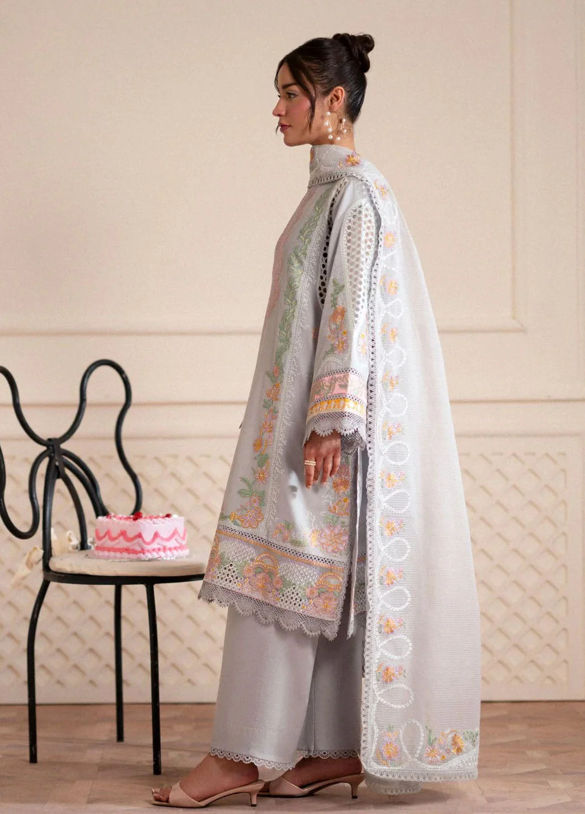 signature-by-ajr-embroidered-lawn-suits-unstitched-3-piece-ajr25sl-d-04-dewberry-summer-collection_3